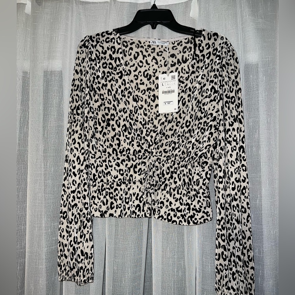 Zara Italy size large cheetah print blouse